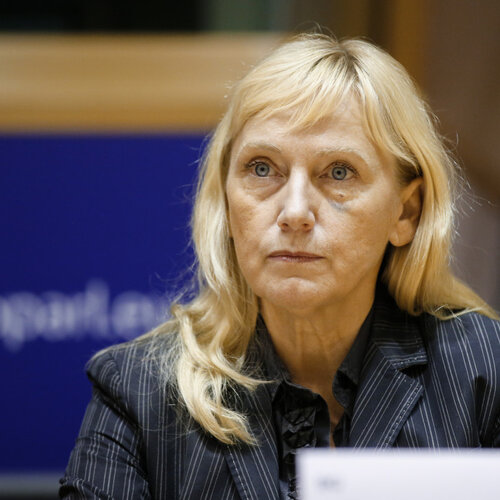 Елена Йончева