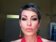 Джина Стоева – фолк фурията, която превърна скандалите в сила