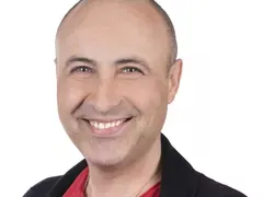 Руслан Мъйнов – скандален романтик със смразяващ глас и невъзможен чар