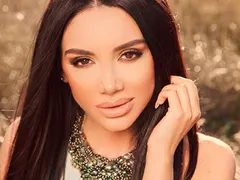 Яница – скандалната майсторка на попфолка, която не прощава