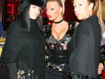 Голи, още по-голи, най-голи