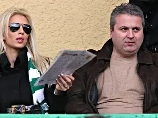 Емилия стряска Коко със занемарен външен вид