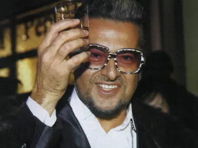 Евгени Минчев се превръща в гнойната пъпка на елита (Виж гнусните пъпки на паркетния лъв)