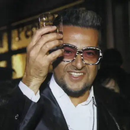 Евгени Минчев се превръща в гнойната пъпка на елита (Виж гнусните пъпки на паркетния лъв)