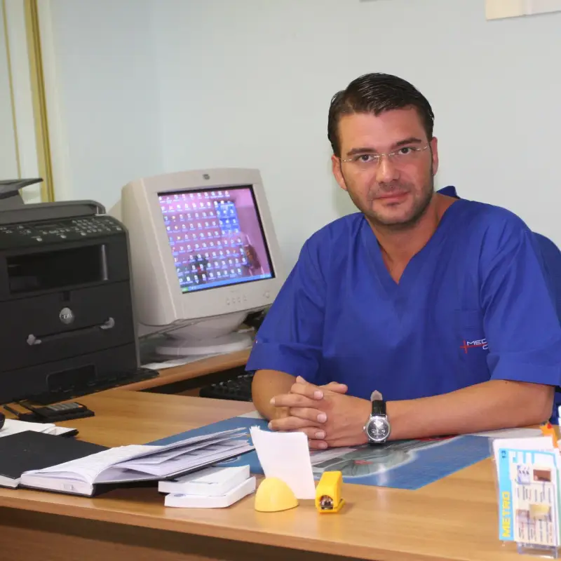 Д-р Енчев, ще Ви бъдем благодарни, ако просто изчезнете!