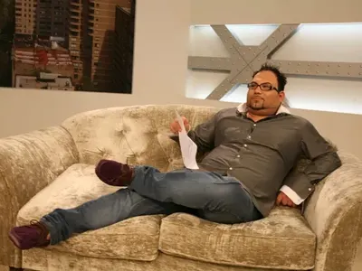 Мон Дьо се страхува да не се пръсне по шевовете!