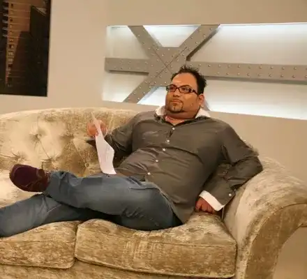 Мон Дьо се страхува да не се пръсне по шевовете!