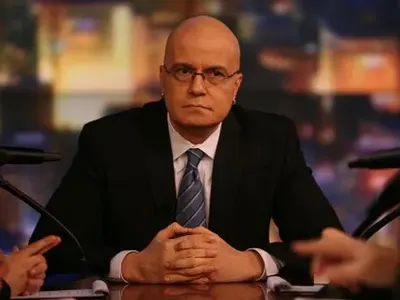 „Възпитание“ е чужда дума в речника на Слави Трифонов