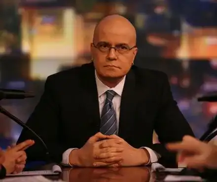 „Възпитание“ е чужда дума в речника на Слави Трифонов