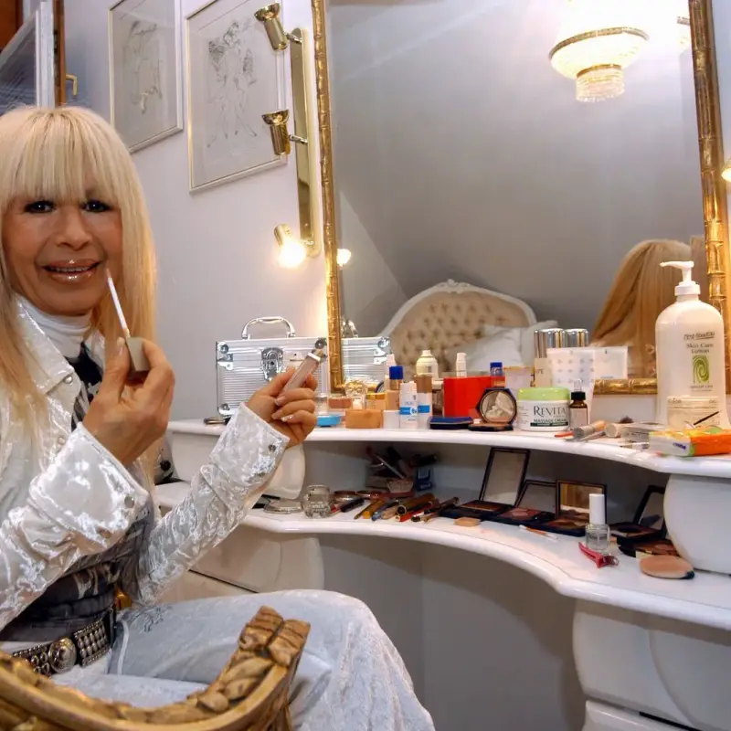 Вижте космическите хонорари на родните звезди за Нова година!