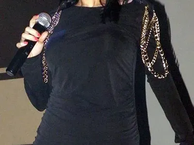 Как от обикновена певачка Преслава стана най-красивата българка?