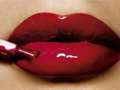 Сочни и сладки устни