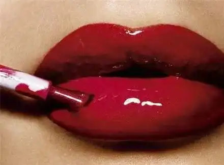 Сочни и сладки устни