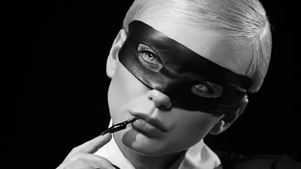 Емануела, ставаш нагла!