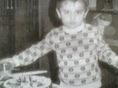 Виж БГ звездите като деца (УНИКАЛНИ СНИМКИ)