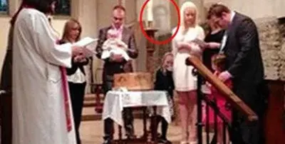 ЗЛОВЕЩО! Призрак се появи на кръщене (СНИМКА)