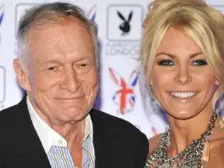 Вижте за коя мацка се ожени Хю Хефнър навръх Нова година (ГОРЕЩИ СНИМКИ)