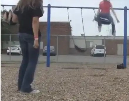 Тези момичетата побъркаха нета с изцепките си (ВИДЕО)