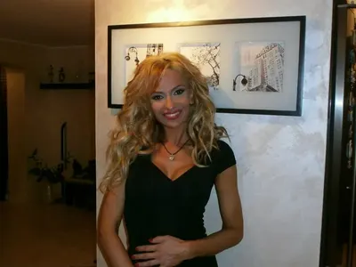 Вижте модерния дом на Малина (СНИМКИ)