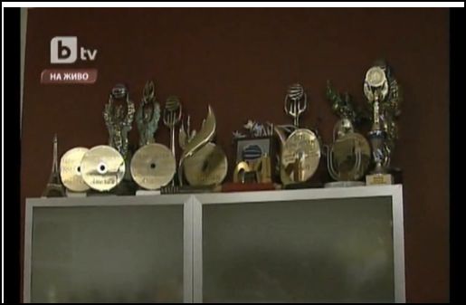 Вижте дома на Анелия (СНИМКИ)