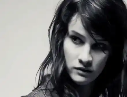 Вижте как мъж стана жена за 100 секунди (ВИДЕО)