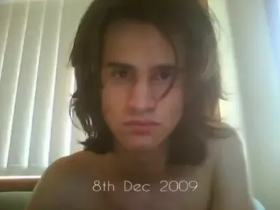 Вижте как мъж стана жена за 100 секунди (ВИДЕО)