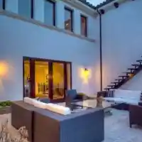 Вижте дома на Чарли Шийн (СНИМКИ)