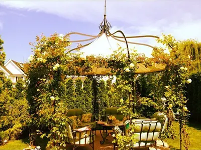 Градините на Халваджиян СМАЯХА Фейсбук! (СНИМКИ)