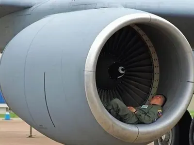 Вижте 10 -те най-шантави места за сън (СНИМКИ)