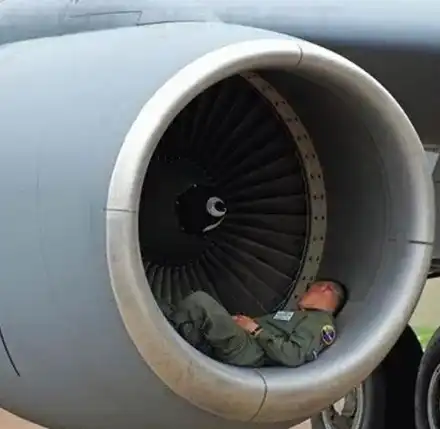 Вижте 10 -те най-шантави места за сън (СНИМКИ)