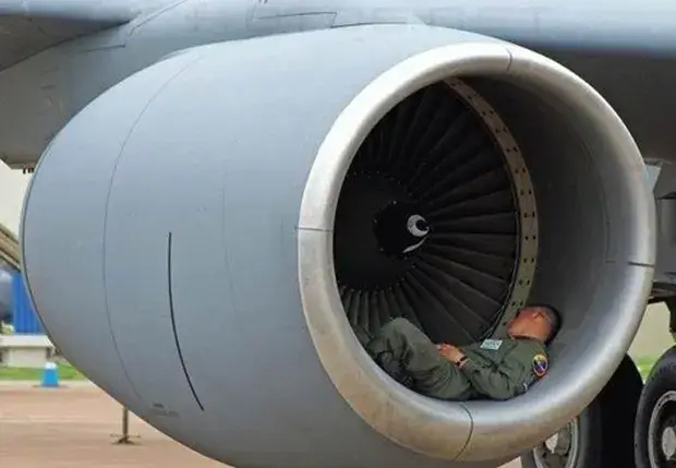 Вижте 10 -те най-шантави места за сън (СНИМКИ)