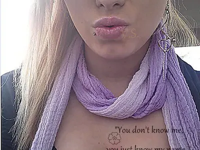 Е може ли така!? Най-красивата наша тинейджърка си надупчи лицето (СНИМКИ)