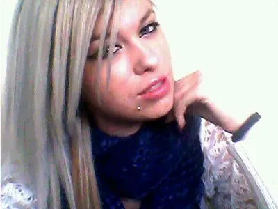 Е може ли така!? Най-красивата наша тинейджърка си надупчи лицето (СНИМКИ)