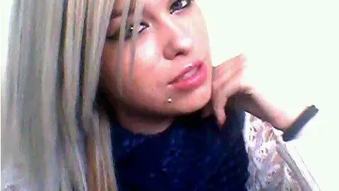 Е може ли така!? Най-красивата наша тинейджърка си надупчи лицето (СНИМКИ)