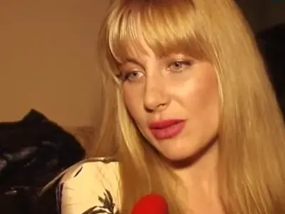 Какви са тези синини по лицето на Антония Петрова? (СНИМКИ)