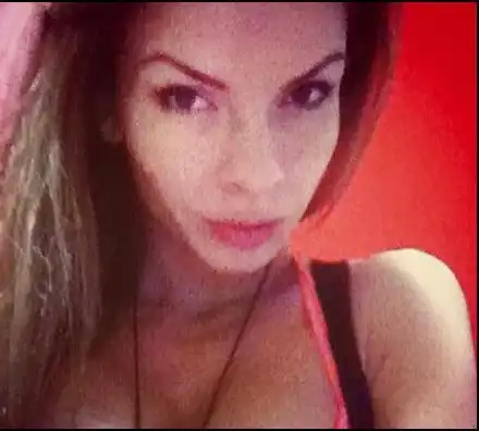 Познахте ли я ? Вижте Аксиния без грим (ФОТО)