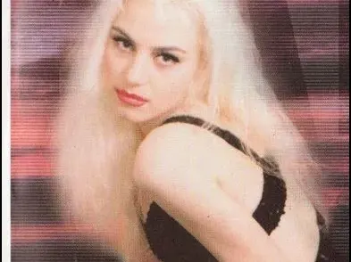 Вижте Камелия преди силикона (СНИМКИ)