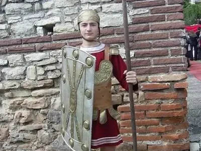 Вижте сватбата на Люси Иларионов когато беше ПО-СЛАБ (СНИМКИ)