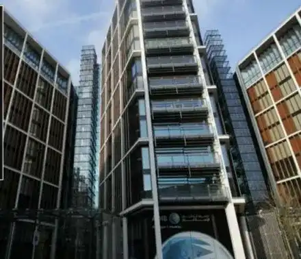 Наоми Кембъл се шири в апартамент за 35 000 000 паунда (СНИМКИ)