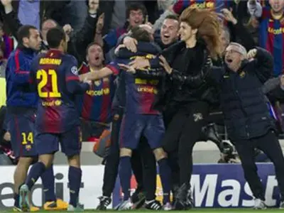 Вижте ГОРЕЩИ снимки на българката, която разцелува Меси