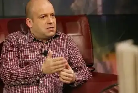 Вижте как Иво Сиромахов ПОДЛО прецака Росен Петров и Чочо Попйорданов