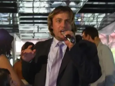 Вижте сватбата на Люси Иларионов когато беше ПО-СЛАБ (СНИМКИ)