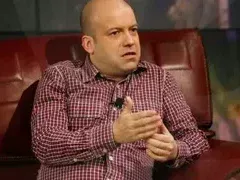 Вижте как Иво Сиромахов ПОДЛО прецака Росен Петров и Чочо Попйорданов