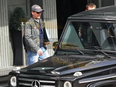 Антонио Бандерас пристигна в София (СНИМКИ)