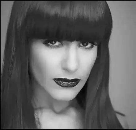 Анелия смени имиджа, пак е брюнетка (СНИМКИ И ВИДЕО)