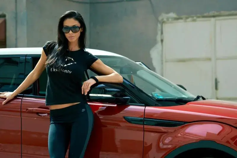 Биляна Йотовска подкара джип за 70 бона