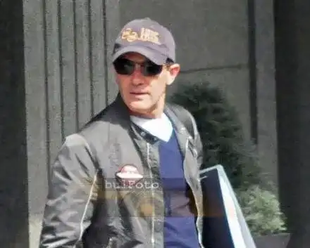 Антонио Бандерас пристигна в София (СНИМКИ)