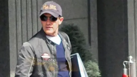 Антонио Бандерас пристигна в София (СНИМКИ)