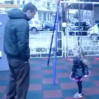 Кукла! Виж момиченцето на Ицо Хазарта (ВИДЕО)