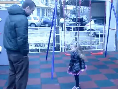 Ицо Хазарта във война за детето си